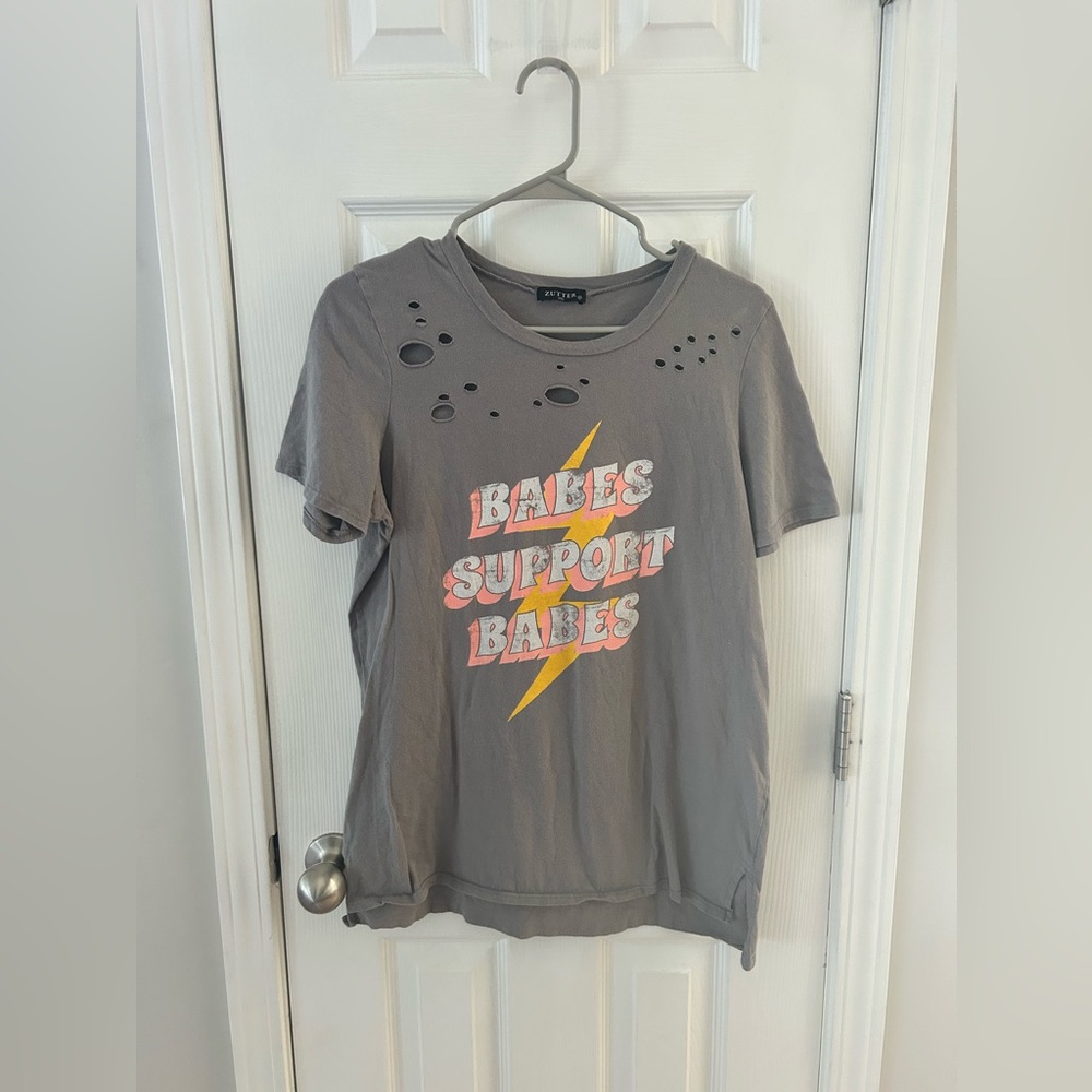 Women’s Distressed Zutter Graphic Tee